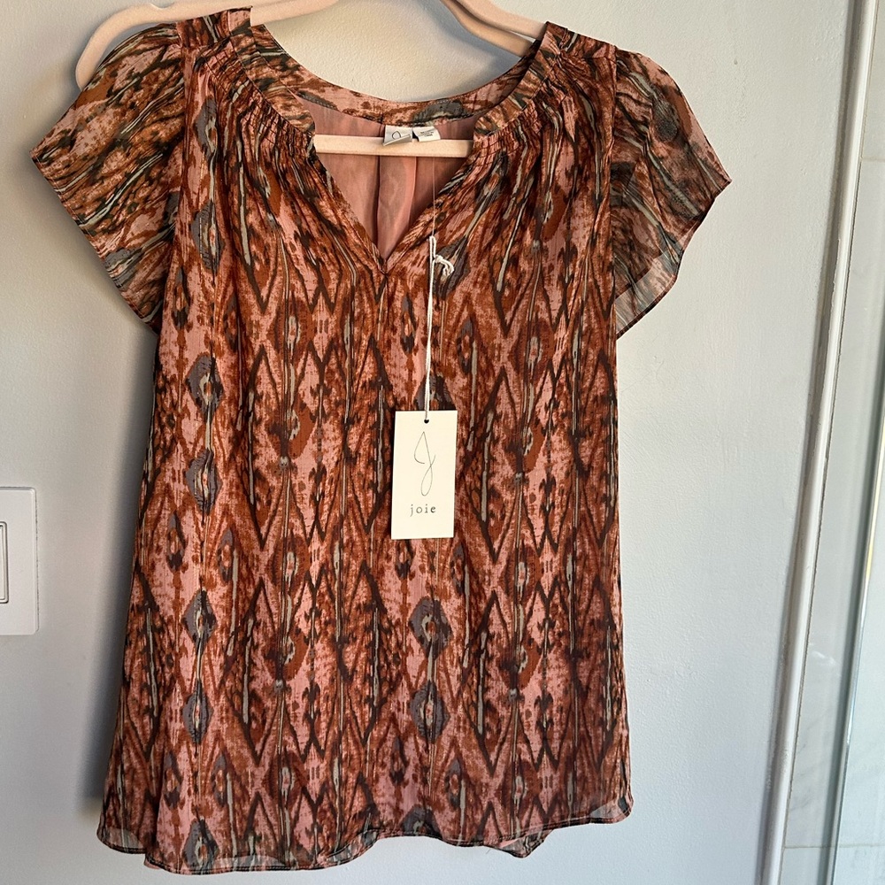 Joie Blouse V neck with short sleeve sz M
